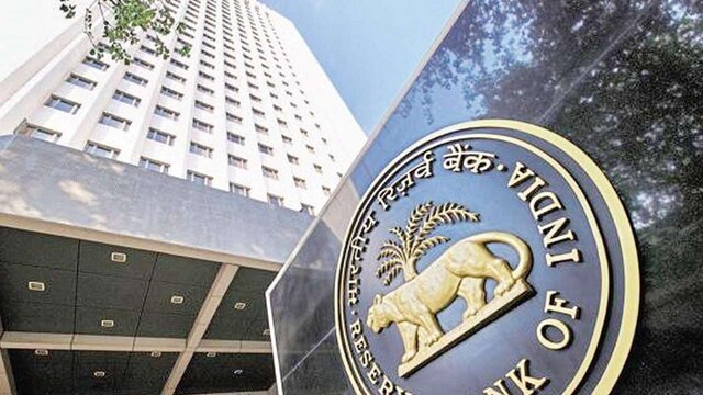 India's forex reserves rise to life-time high of 424.361 billion dollars