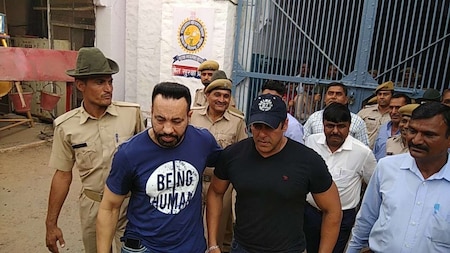 Salman Khan released from Jodhpur Central Jail on bail