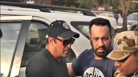 Salman took a chartered plane from Jodhpur to Mumbai around 6 pm on Saturday