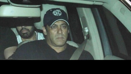 Salman arrives in his car