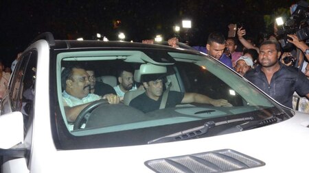 Fans gather around Salman's car