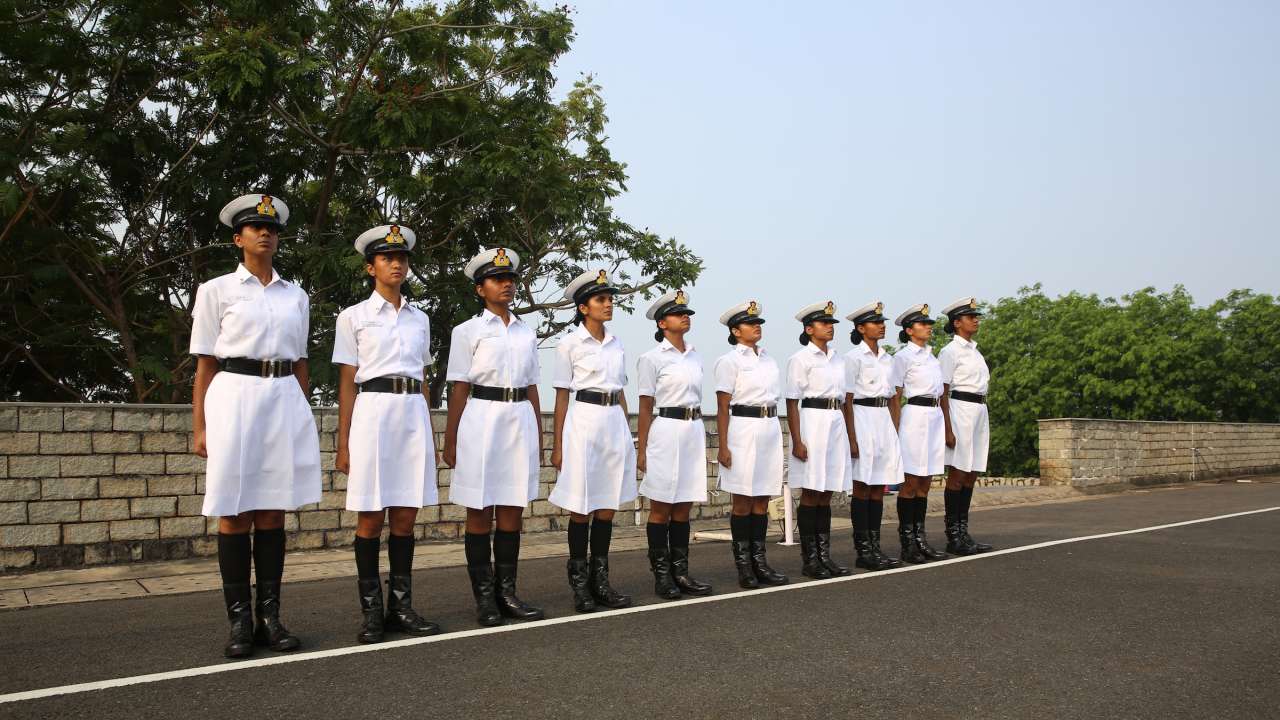 these-pics-of-female-naval-cadets-preparing-for-combat-will-fill-every