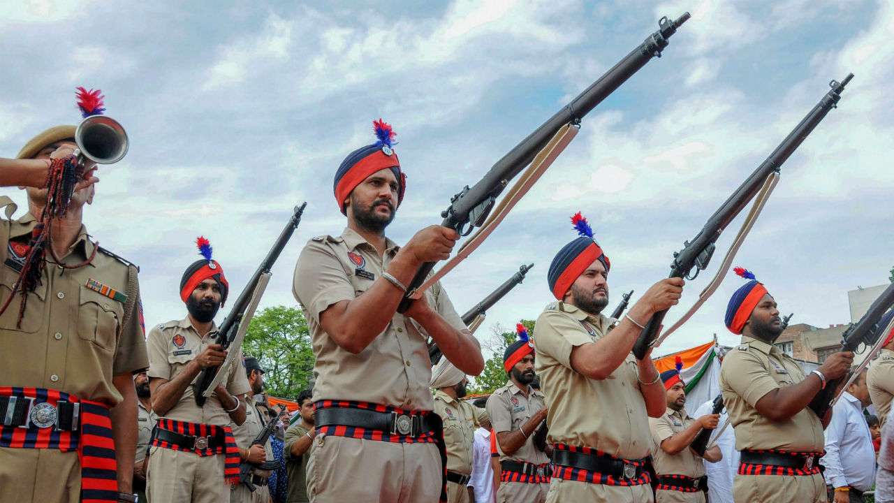 Nation pay tribute to martyrs of Jallianwala Bagh Massacre