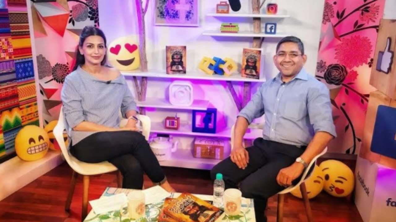 Xxx Sonali Badra Actress Porn Video - Here's what happened when Sonali Bendre Behl was in conversation with  Christopher C Doyle