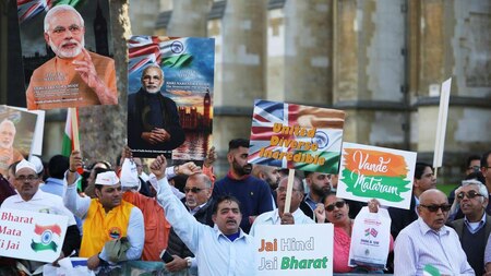 PM Modi's supporters in Parliament Square, London