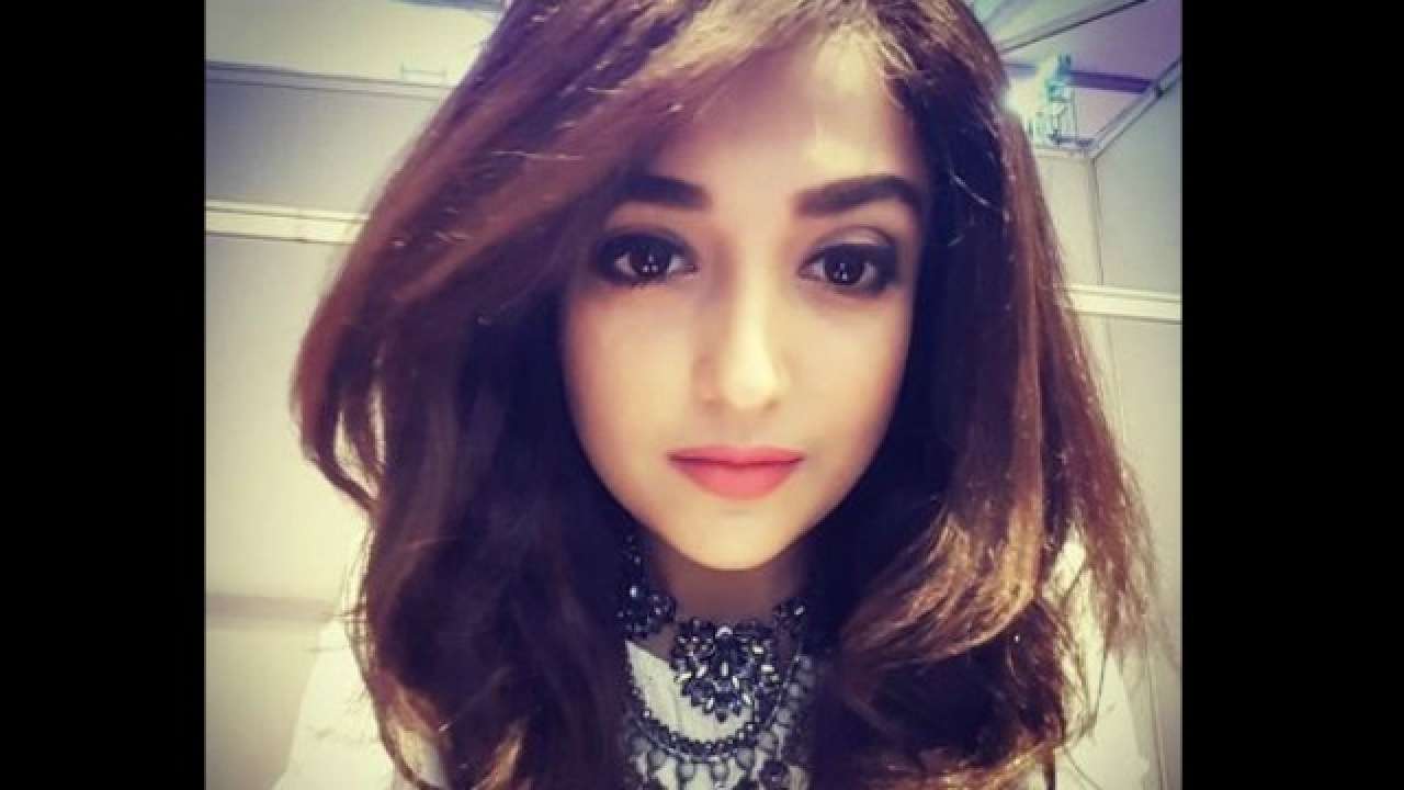 Celebrate Versatile Bollywood Singer Monali Thakur Birthday With Her Hit  Numbers & Heart-Touching Melodies - Flutin | Blog