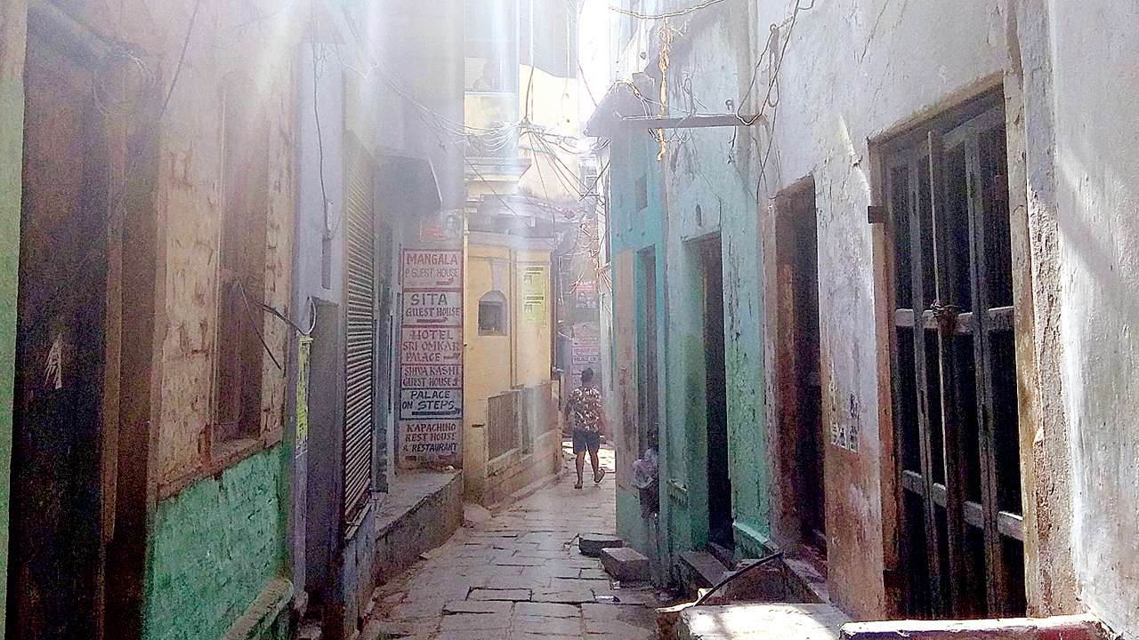 A maze-like bylane
