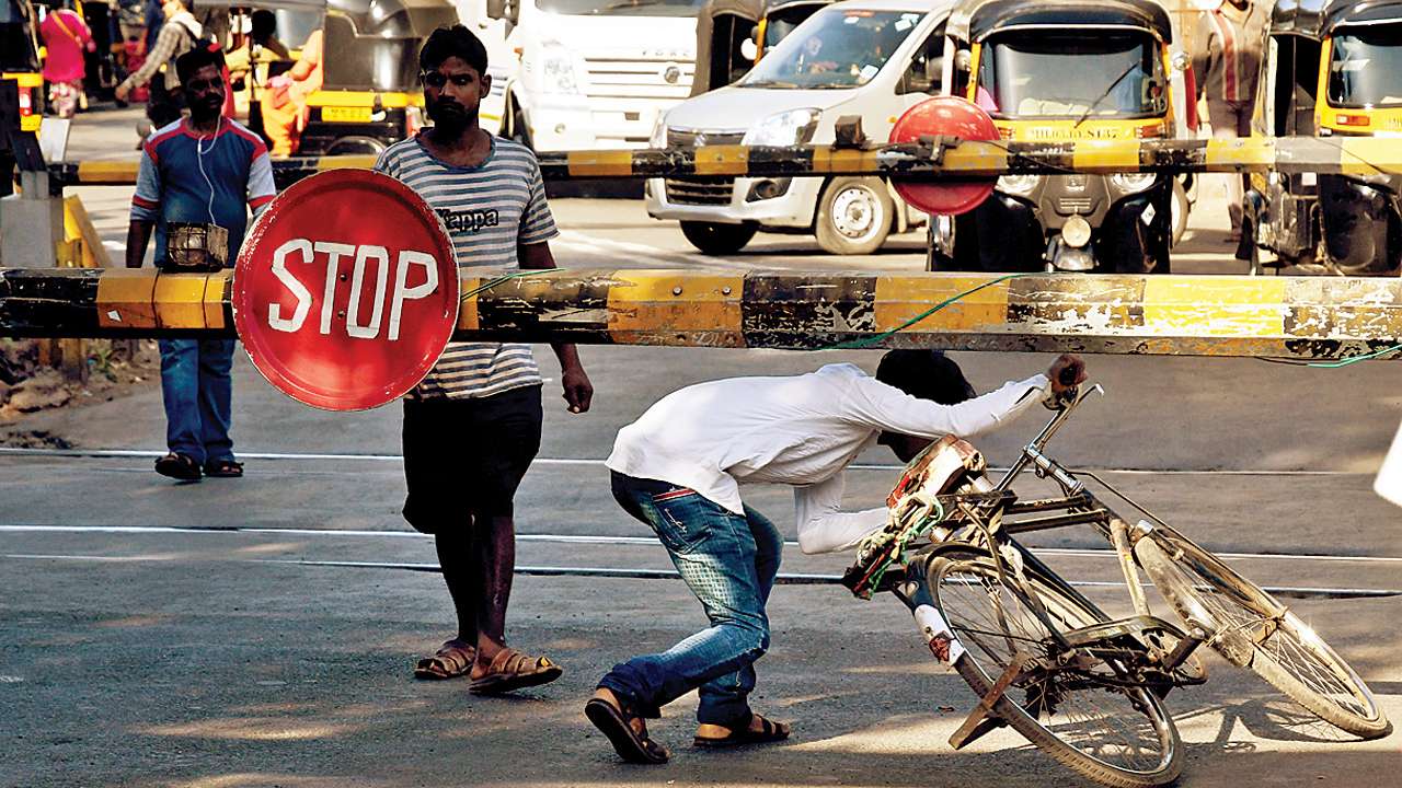 Central Railway Kicks Off Safety Checks At Level Crossings