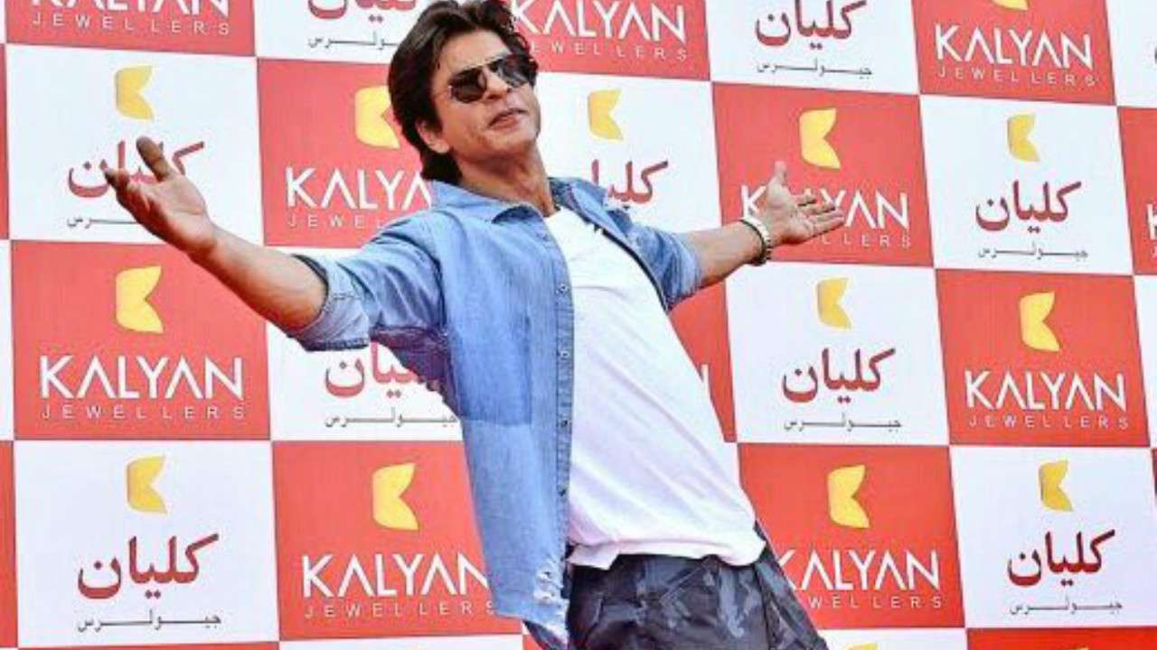 Image result for shahrukh pose zee