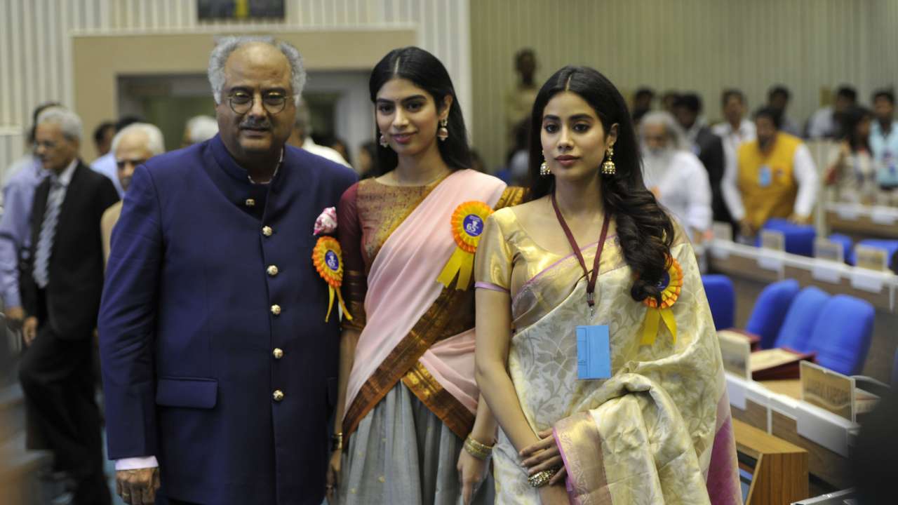 Boney Kapoor with daughters Khushi and Janhvi Kapoor