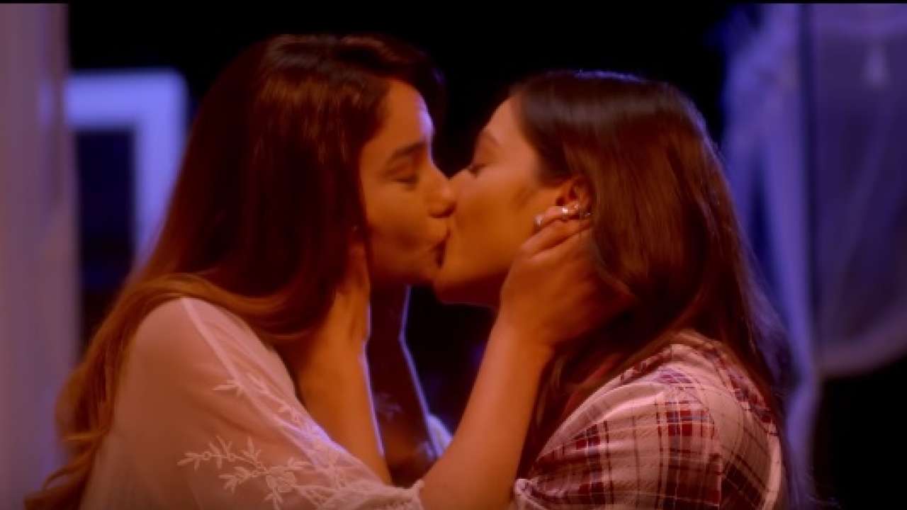Priyal Gor Sex - Viral video: Kumkum Bhagya actress Leena Jumani locks lips with ...