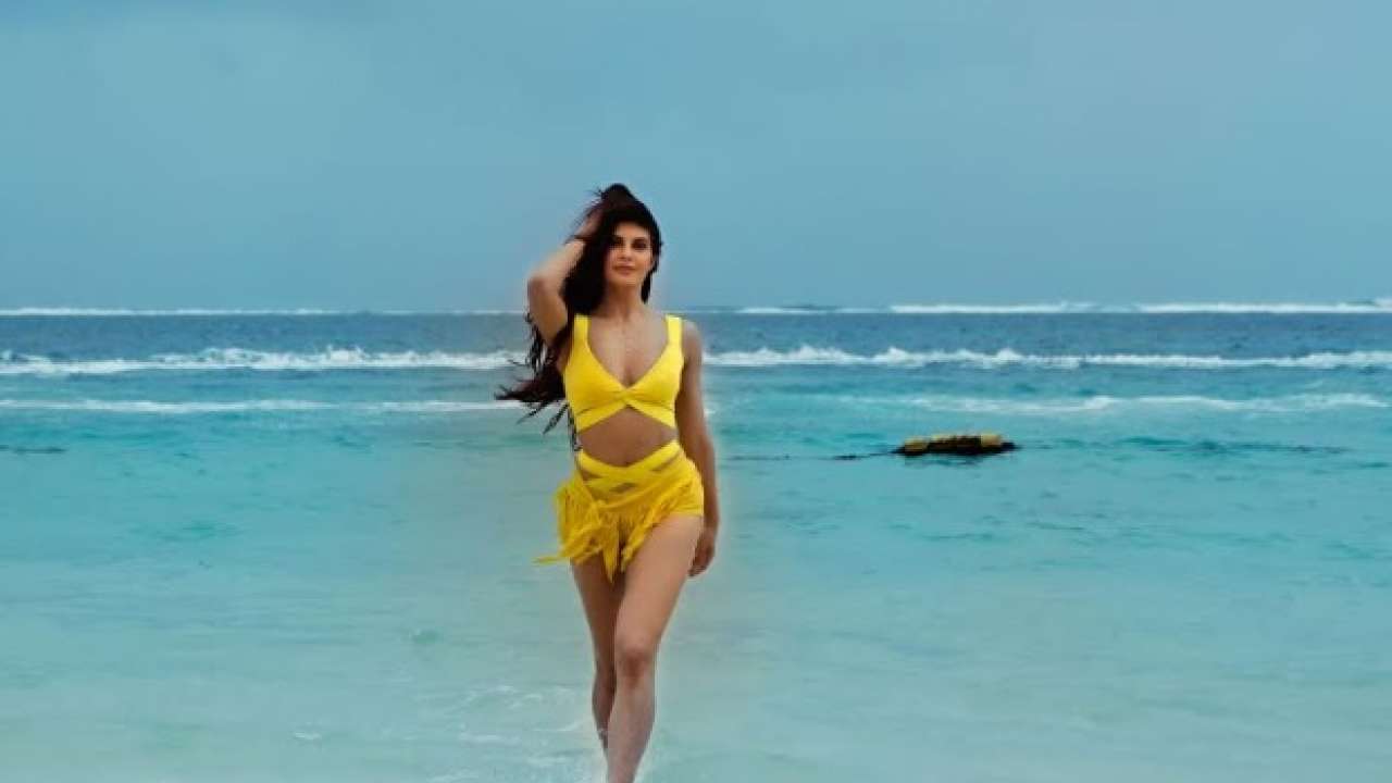 jacqueline in race 2 party on my mind