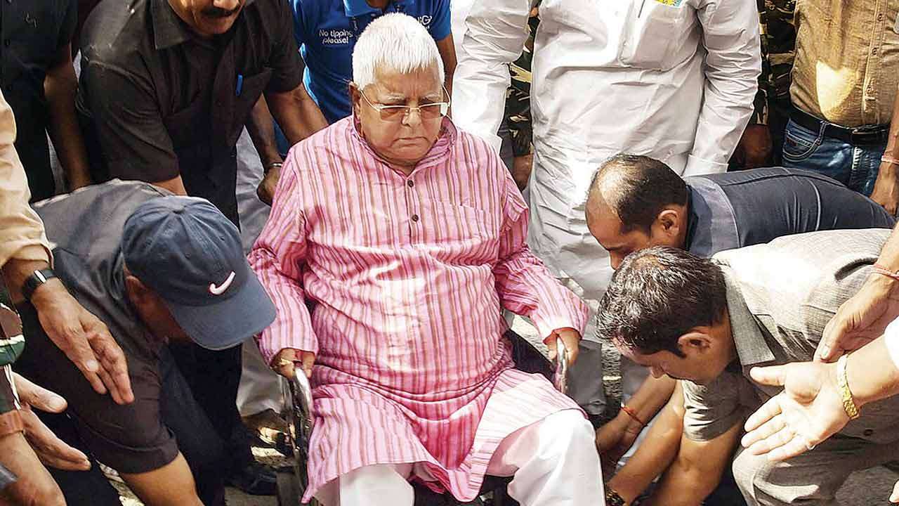 Parole ends, Lalu Prasad Yadav returns to Ranchi jail