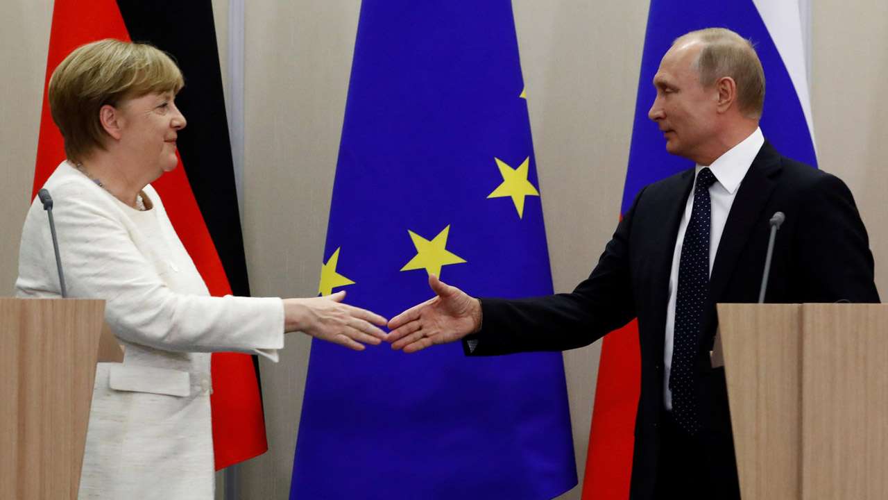 Putin to meet Merkel to talk about Iran, Ukraine and energy