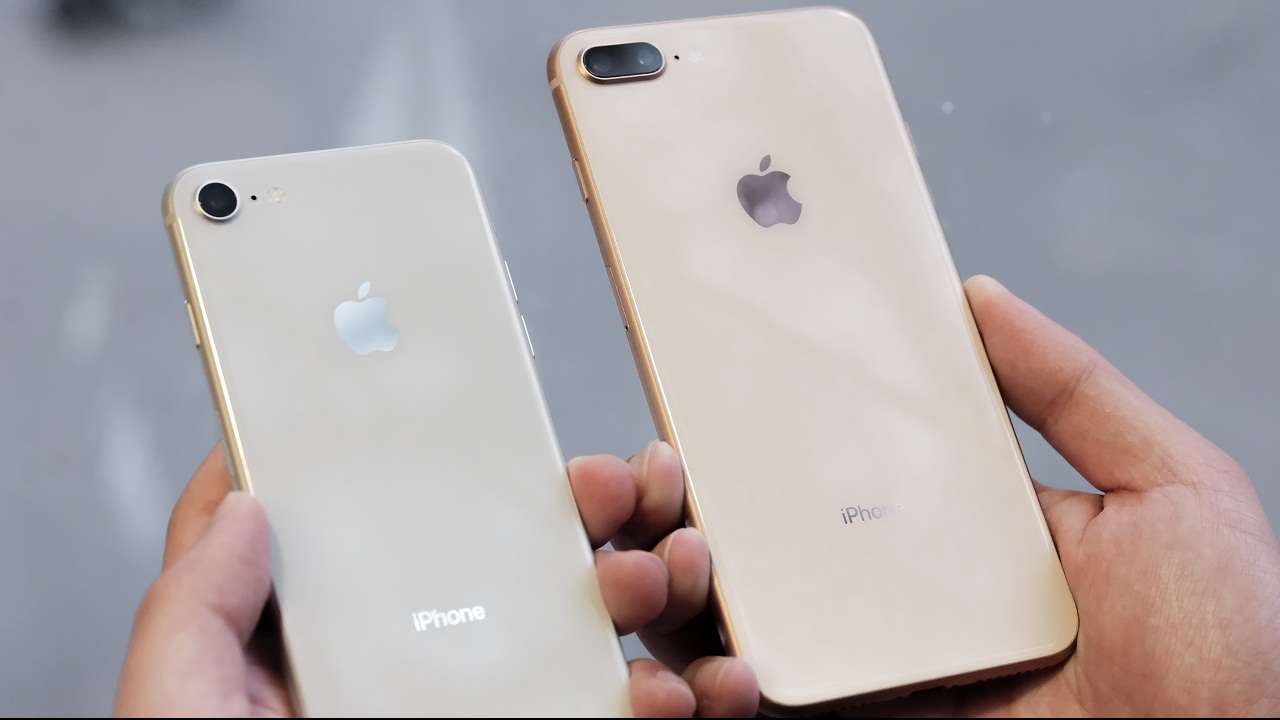 iPhone 8 vs iPhone 7 (gambar dari: https://www.dnaindia.com/technology/report-flipkart-apple-week-massive-discounts-on-iphone-x-iphone-8-iphone-7-revealed-2617661)