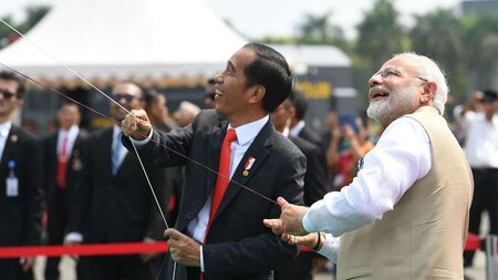 PM Modi and Indonesian President fly kites