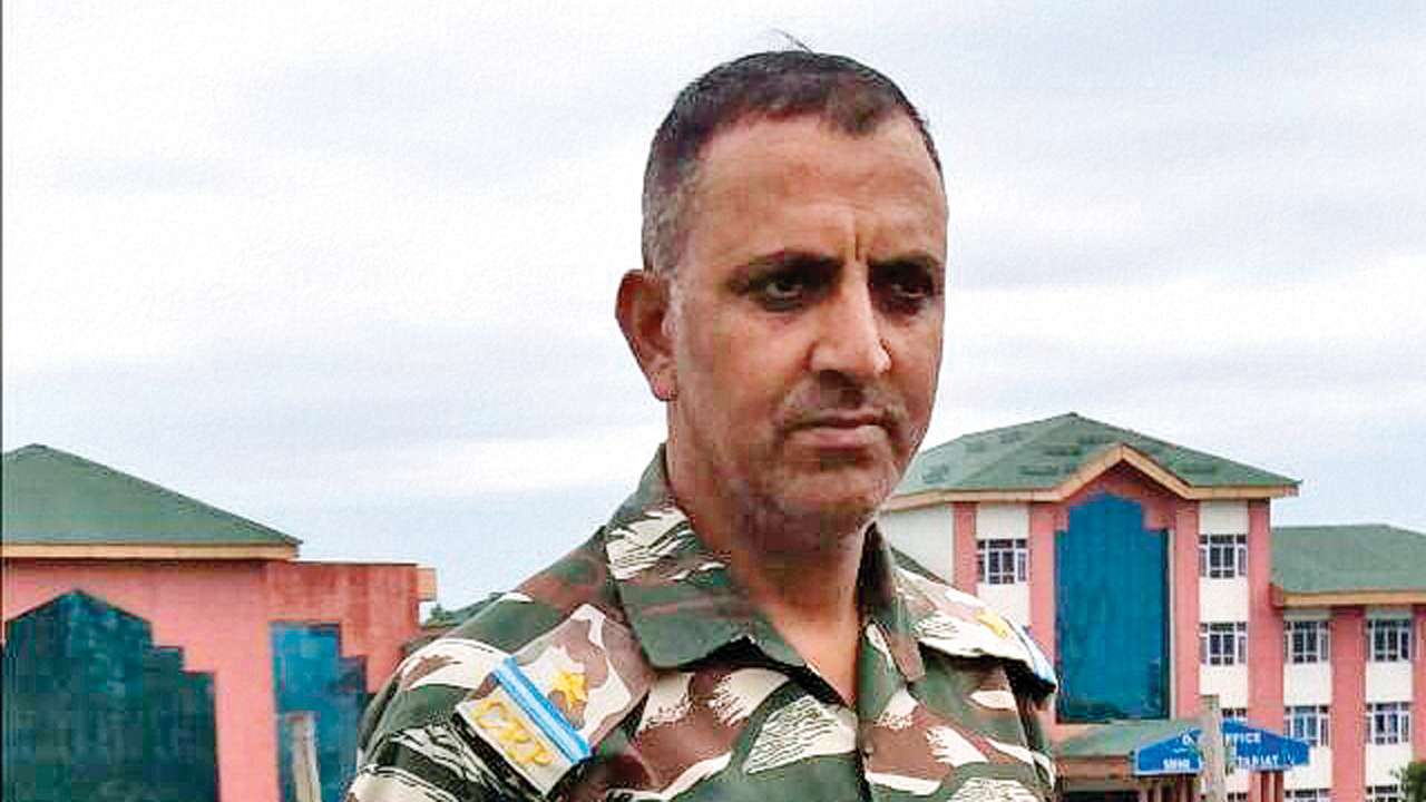 Hit with an axe on the head, CRPF jawan still fights