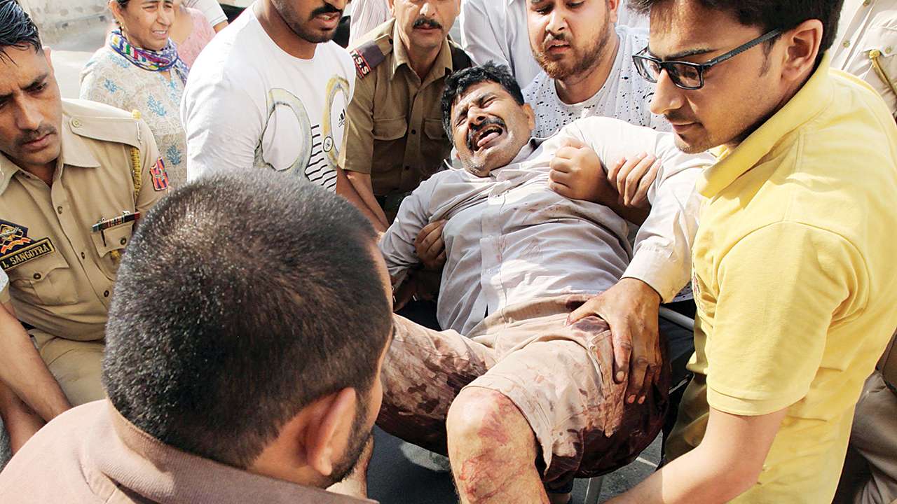 2 jawans killed in ceasefire violation