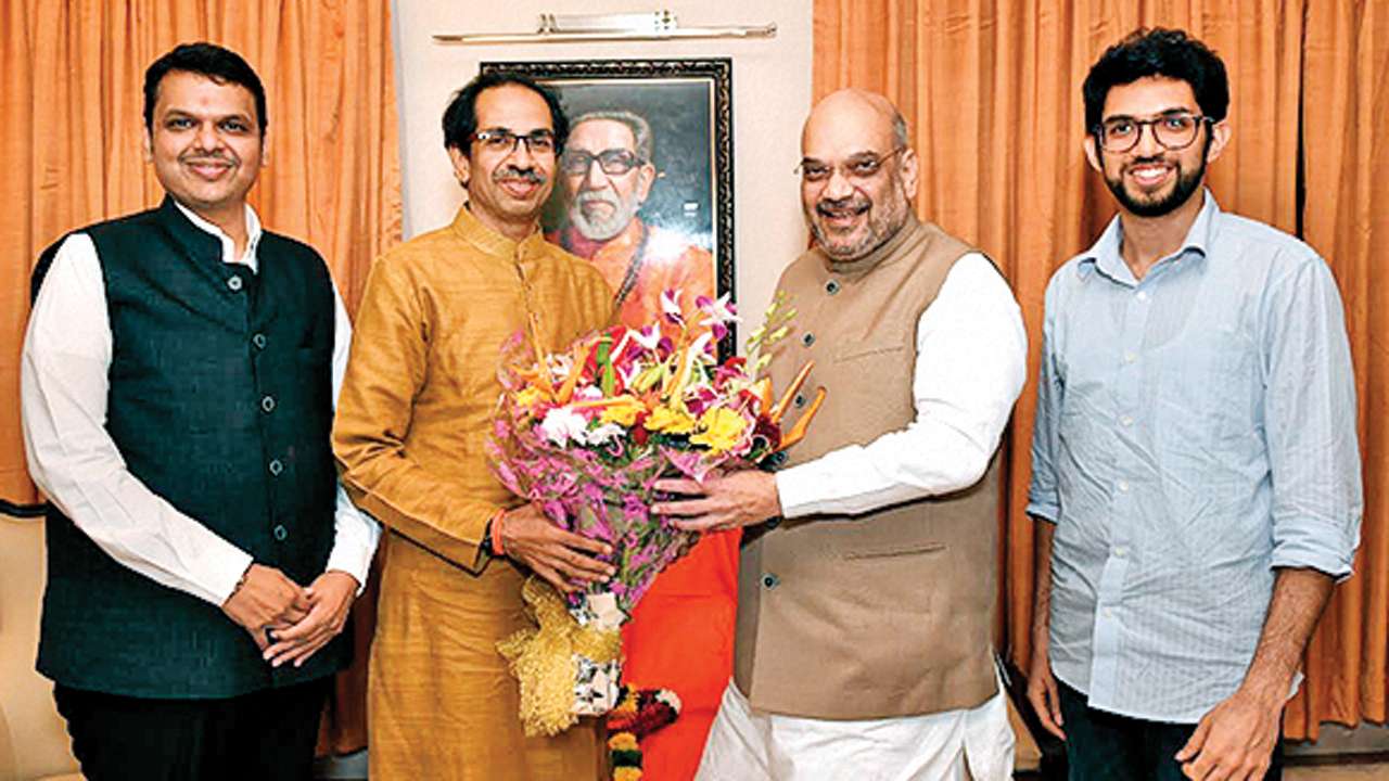 Image result for devendra fadnavis with amit shah with udhhv tharey