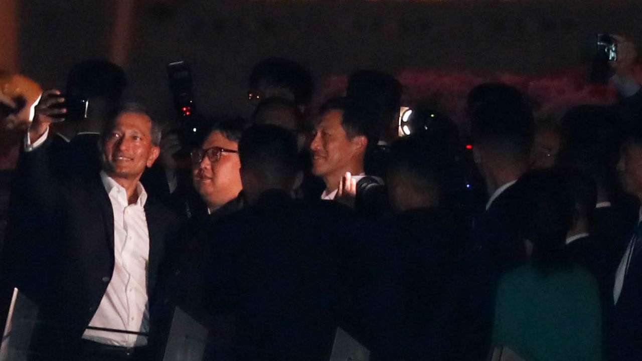 With selfies and sky bar visit, North Korea's Kim Jong-un woos Singapore