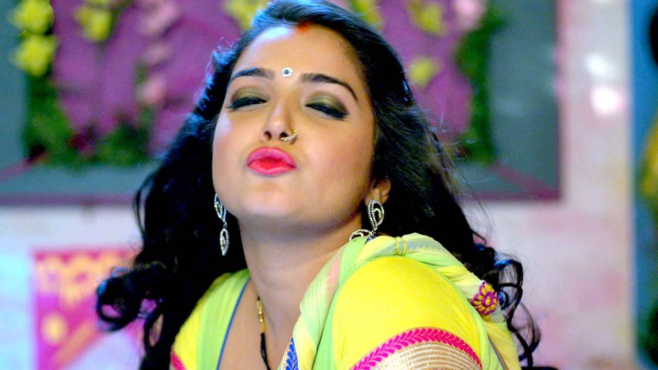 Bhojpuri actress Amrapali Dubey's belly dance is the latest sensation on  social media