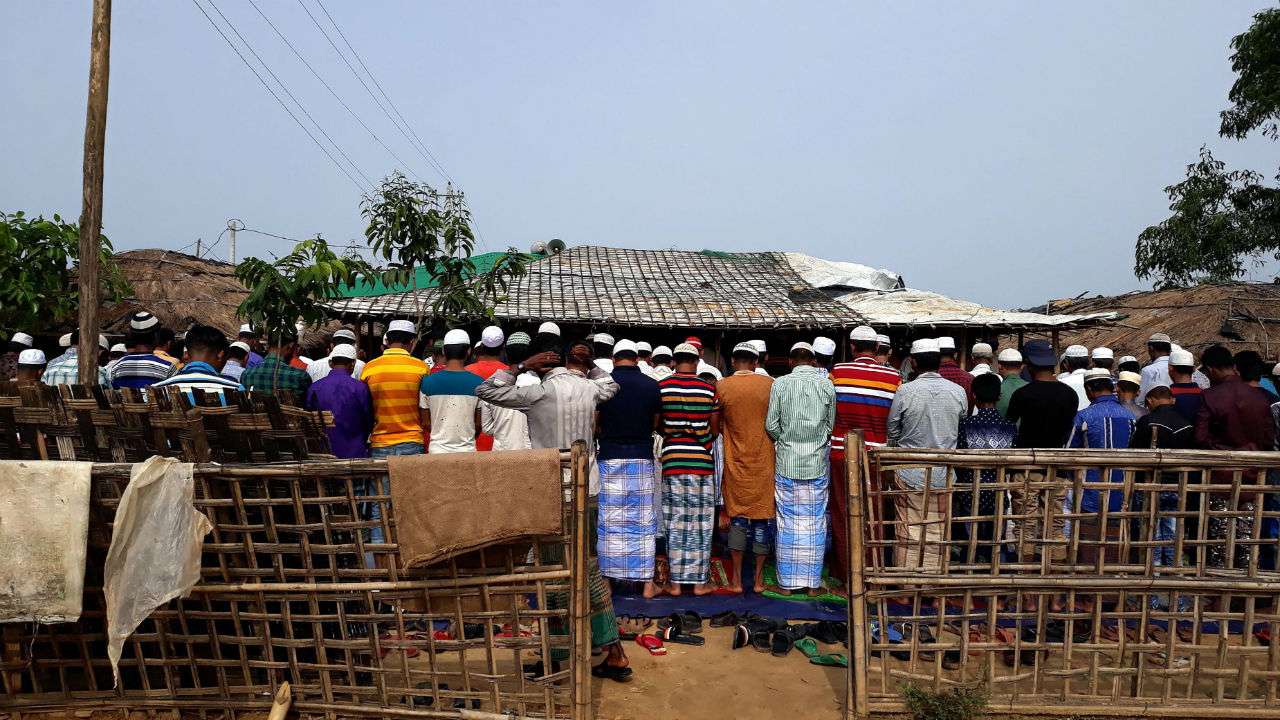 Rohingya Muslims offer Eid al-Fitr prayers