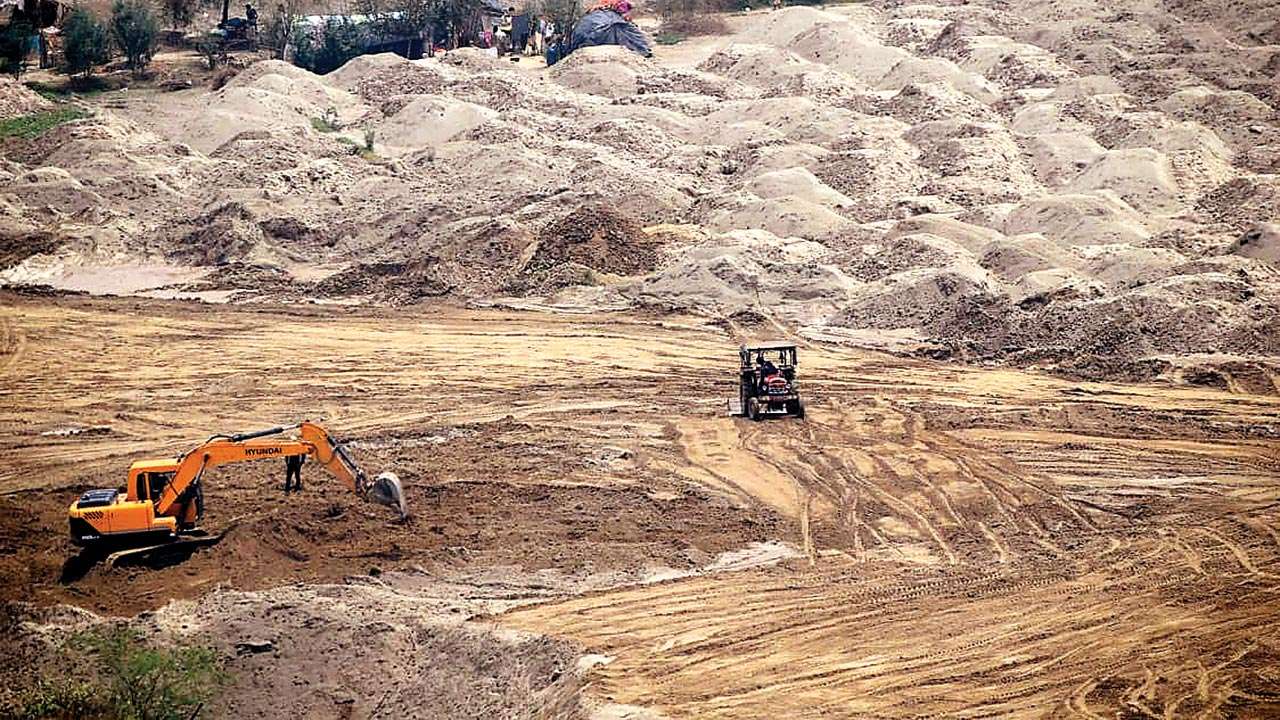 Noida landfill stir 111 held, released after signing Rs 50,000 peace bond