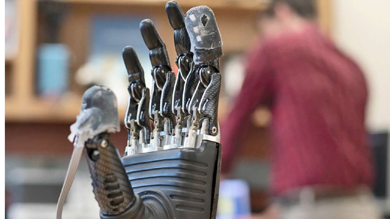 New 'e-skin' brings sense of touch to prosthetic hands