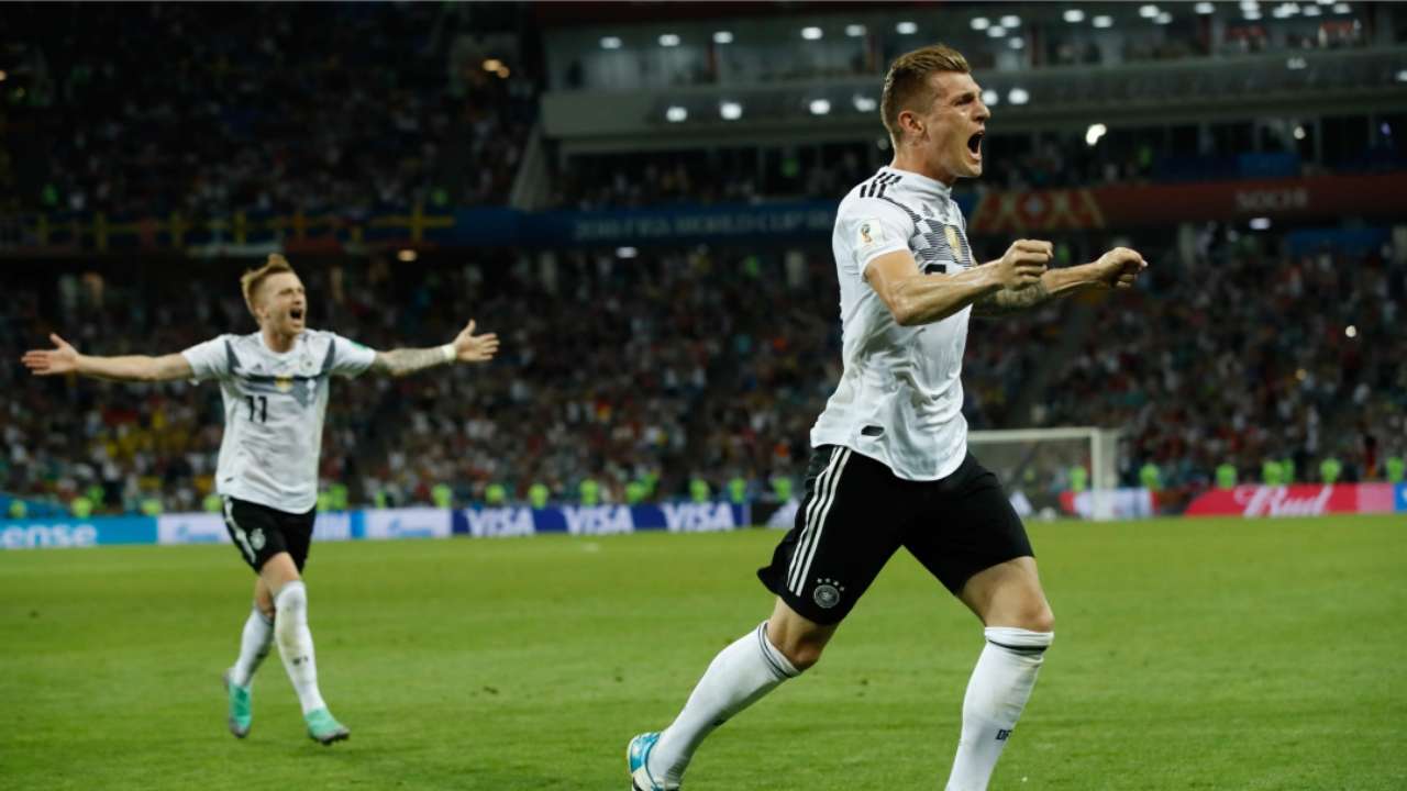 Toni Kroos celebrates
