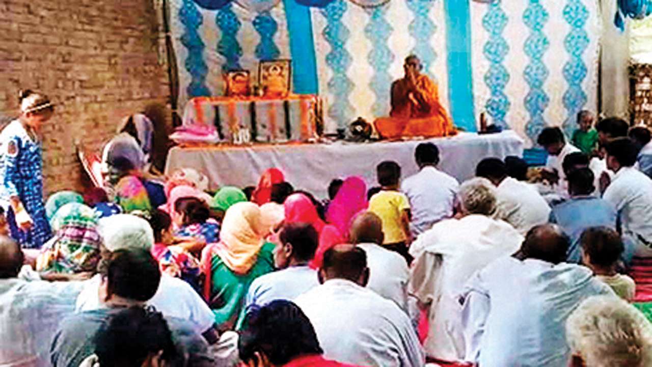 Facing Discrimination 25 Dalits Adopt Buddhism In Uttar Pradesh