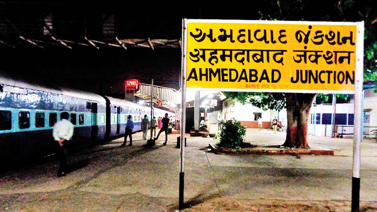 Protest against steep parking fee at Ahmedabad railway station