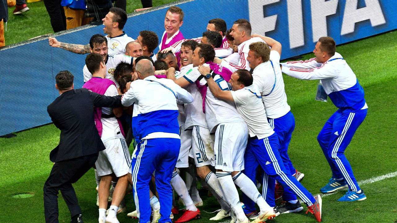 Russia enter quarterfinals