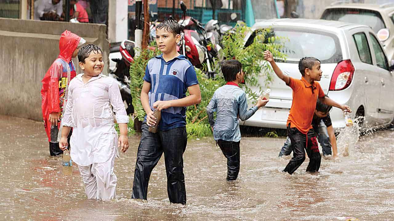 Rains drench Ahmedabad, hit life