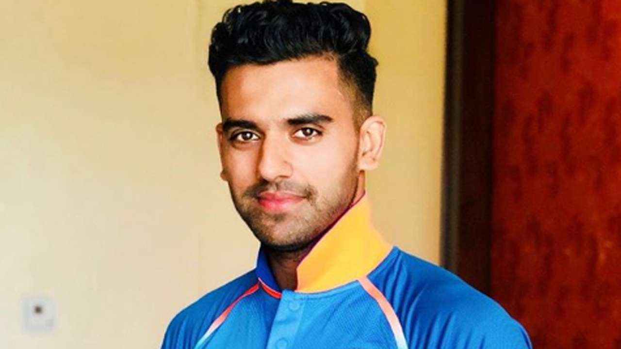 MS Dhoni Fans Official - Congratulations Deepak Chahar on making T-20 Debut  for Team India!🇮🇳 #WhistlePodu #ENGvIND #Dhoni | Facebook