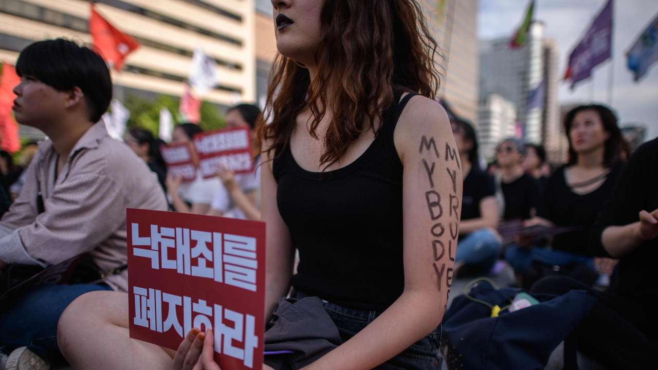 Korean Porn In Public - My life is not your porn: 18,000 South Korean women protest ...