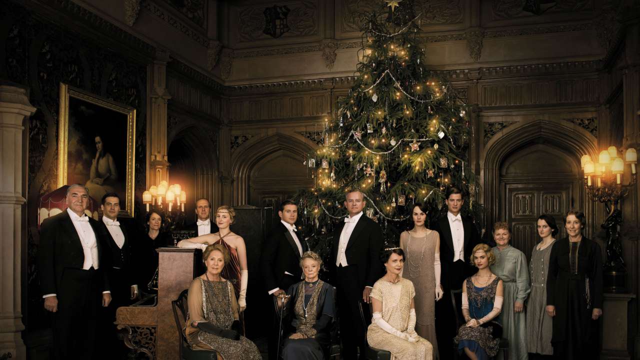 It's official! 'downton abbey' film in works with series cast returning