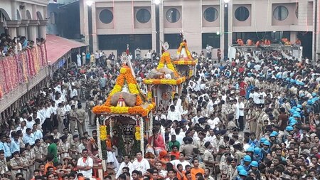 Devotees flock to streets for Rath Yatra in Ahmedabad
