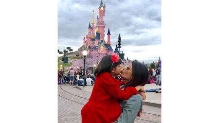 Aishwarya takes her princess Aaradhya to the Disneyland
