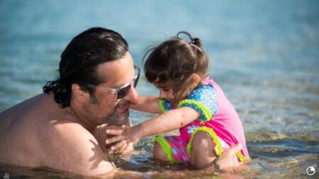 This picture of Fardeen Khan with his daughter went viral!