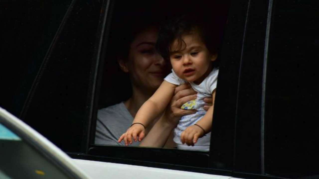 Baby Inaaya smiles for the paps!