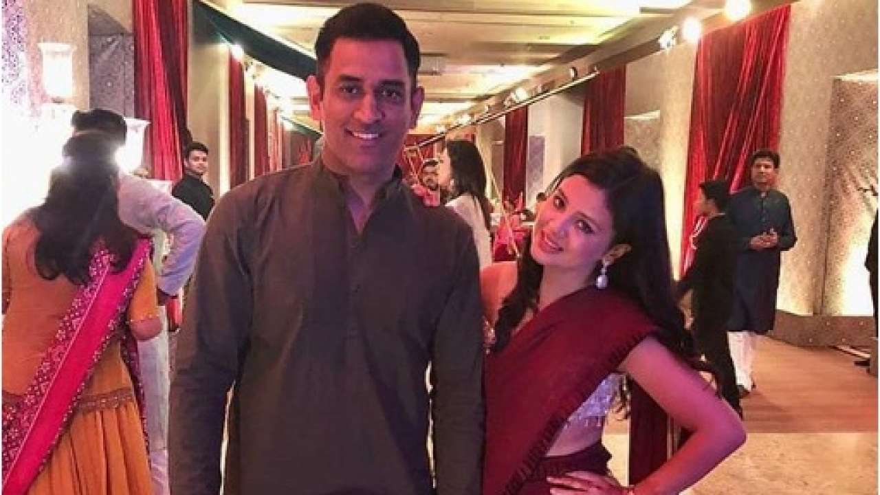 Mr & Mrs Dhoni!