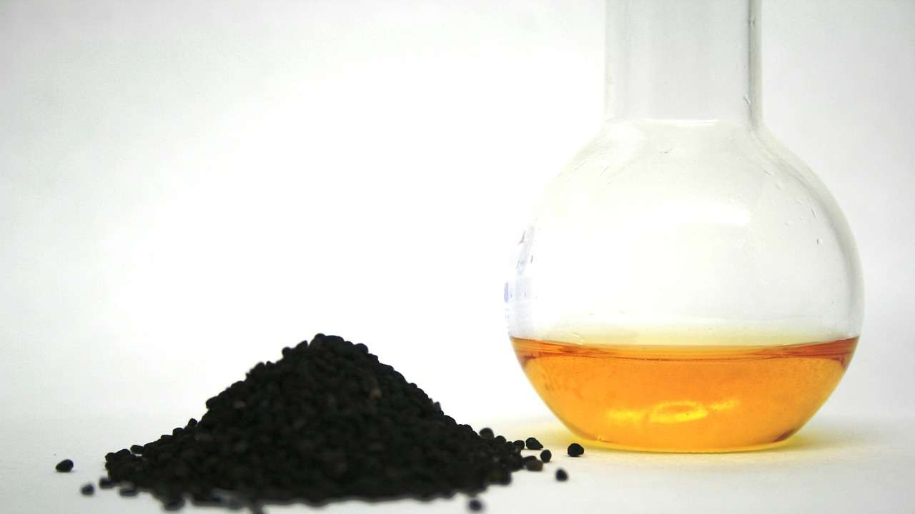 Here are 8 benefits you can drive from magic of black seed oil