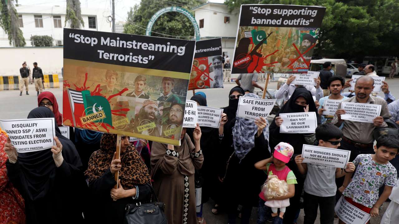 Protest outside election commission office in Karachi