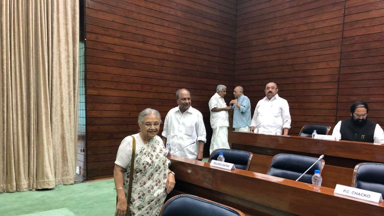 Sheila Dikshit arrives
