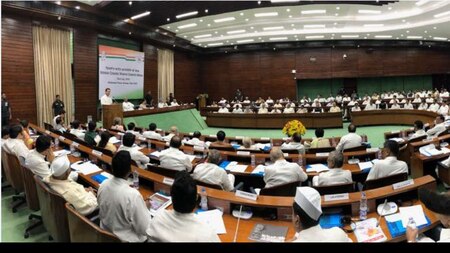 Rahul Gandhi address his party members