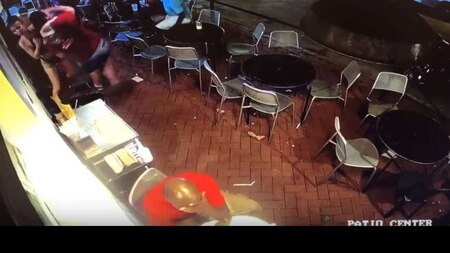 Waitress grabs pervert's neck