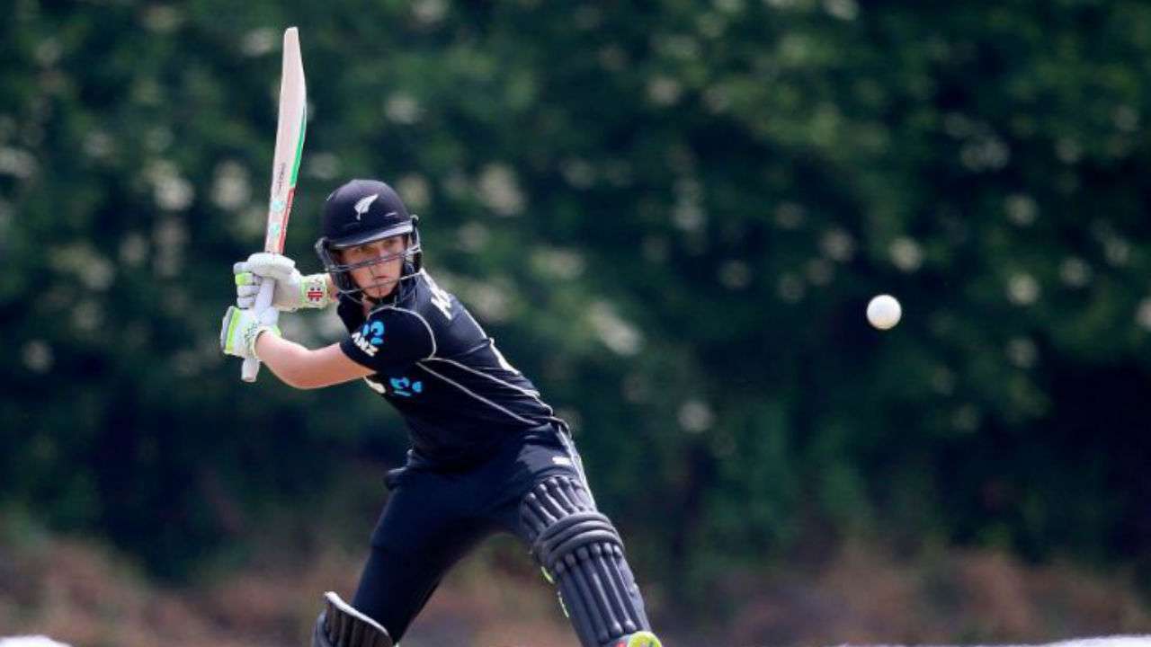 Amelia Kerr (232*)