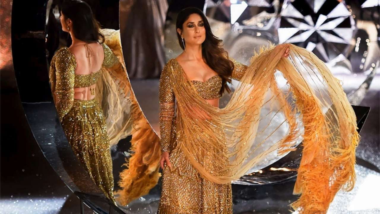 Pics:Kareena Kapoor Khan illustrates what sexy sophistication looks like as  she sashays down the ramp in a 30 kg lehenga