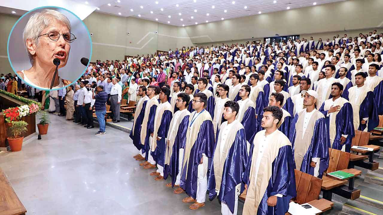 IIT Gandhinagar - IIT Gandhinagar is happy to invite applications for  admission to its Masters, Doctoral, and Postgraduate Diploma (PGDIIT)  programmes for the academic year 2020-21. The programmes are offered in  different