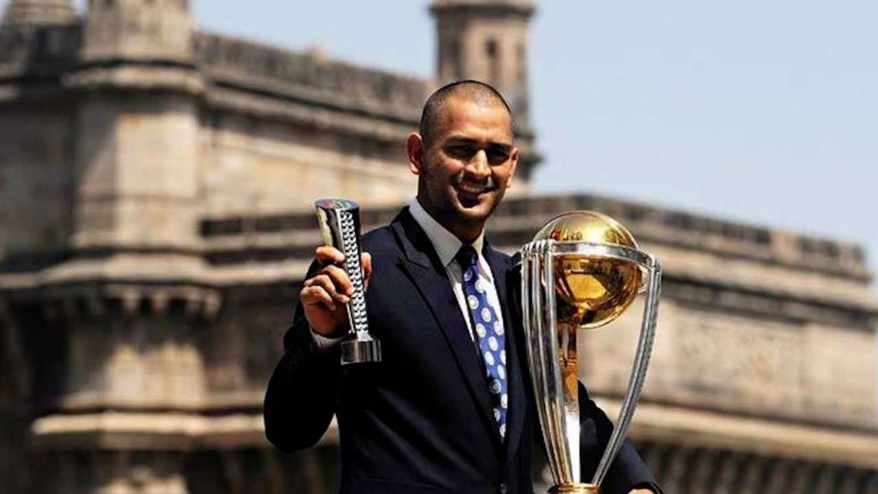 2011 - Dhoni goes bald